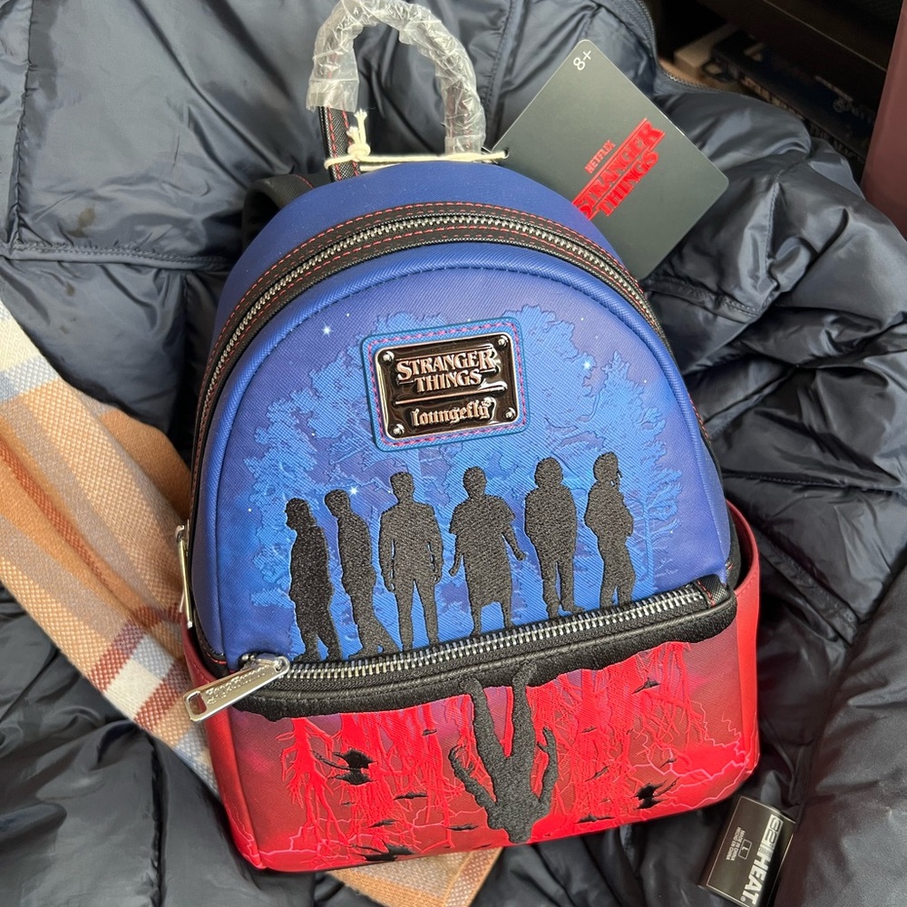 Loungefly Blue and Red Stranger Things Upside Down
Hawkins War Mini Backpack NWT